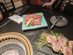 -山川小町·极番烧肉(新地假日广场店)