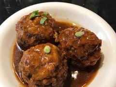 鸭蛋黄狮子头-梅飞酒家(桑园路店)
