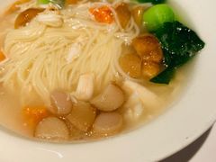 牛肝菌海鲜煨面-苏浙总会(国金中心店)