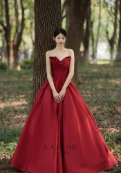 -Lady  Jane高端婚纱礼服馆