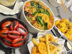 -W COLLECTIVE  DESSERT SHOP