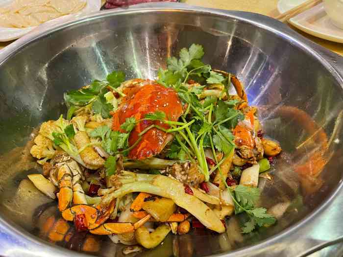 青岛扎啤城迷踪蟹火锅