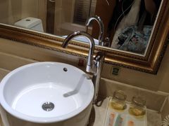 -维也纳酒店(广州南站汉溪长隆地铁站万博地铁站店)