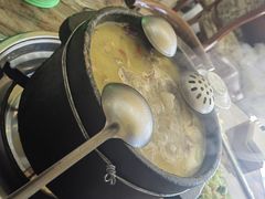 -鲁朗纳麦石锅鸡庄园