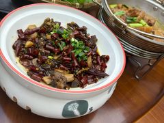 -川流不息·地道川菜·小龙虾(松东路店)