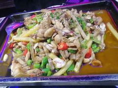 炭烧牛蛙平锅紫苏味-蘭奢雅集·江浙菜(青山江滩店)