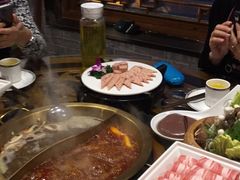 -小天鹅火锅·一线江景洪鼎旗舰店(洪崖洞店)