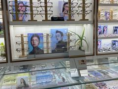 -翰佐蔡司小乐圆·依视路星趣控·暴龙眼镜折扣店