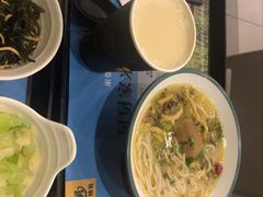 -老娘舅餐厅(黄龙体育中心店)