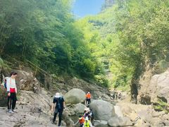 -安吉龙王山峡谷漂流