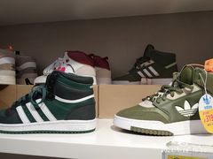 -唯品会(北京国瑞城店)