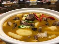 鲜土豆烧香猪肉-沙龙宴(夷陵广场店)