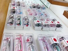 -翰佐蔡司小乐圆·依视路星趣控·暴龙眼镜折扣店