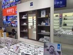 -诺柯视眼镜-蔡司依视路官方工厂店(淞南一店)