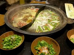 鸳鸯锅-宽板凳老灶火锅(南礼士路店)