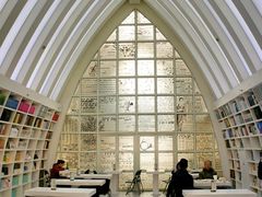 -钟书阁(松江泰晤士小镇店)