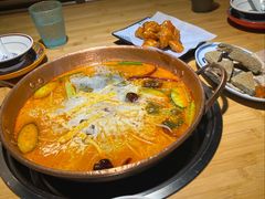 -洱火云南酸菜牛肉火锅(石景山当代商城店)