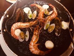 传统西班牙墨鱼汁海鲜饭-BROWNSTONE布朗石西班牙餐厅(深圳湾店)