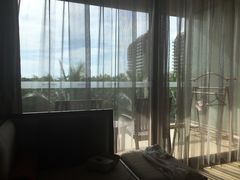 -三亚湾海居铂尔曼度假酒店