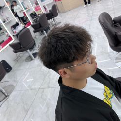 -朗峰专业美发沙龙