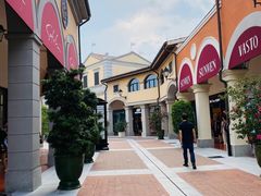 -佛罗伦萨小镇广佛名品奥特莱斯(疏港路店)