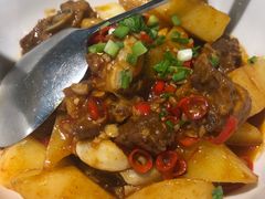 土豆烧排骨-新辣宴·湖南家常菜·商务聚餐(中粮创芯店)