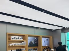 -DJI大疆(深圳华强北曼哈授权体验店)