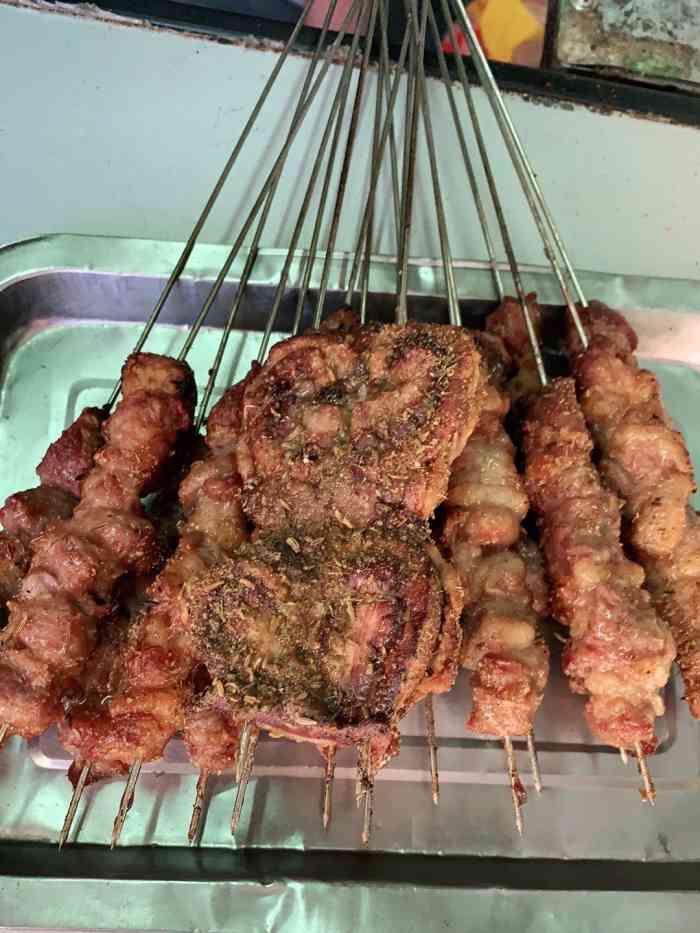 永定门电烤串(和义店)-"先说说他家的肉串,作为路边烧烤摊来说,他.