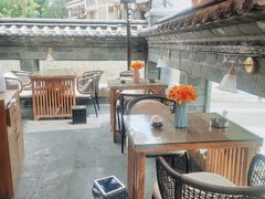 露天位-隔壁老王·家常云南菜(花巷店)