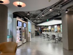 -变画·发型STUDIO