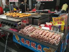 -六合夜市