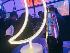 -UP嘻哈酒吧(粉巢店)
