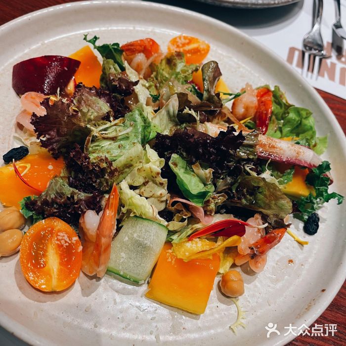 NIUNIUPARK和牛螃蟹(龙湖杭州滨江天街店)精选芒果大虾沙拉图片