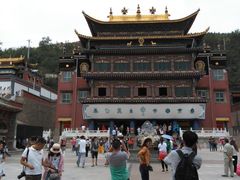 -塔尔寺游客服务中心