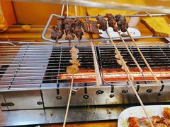 -哈尔滨小酒馆·鲜肉现穿自助烧烤(康新花园店)