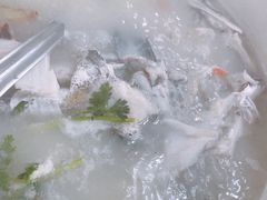 千岛湖浓汤鱼头-万景饭店·鱼街农家菜