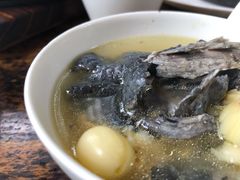 荷莲乌鸡煲-自在弥林花园餐厅(云栖店)