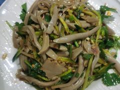 -东口码头·烧鸽子·鱼头泡饼·地方菜(金鹰悦城店)