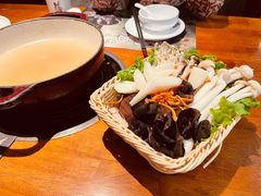 菌菇拼盘-黑鸡小馆(金源店)