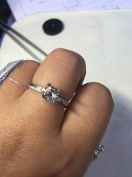 -威德钻石-克拉钻大本营(南京东路店)