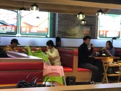 大堂-宴全牛粤来越牛潮汕鲜牛肉火锅(海州万达广场店)