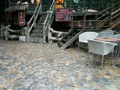 -天门沟九州驿站树上汤泉