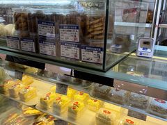 -白玉兰食品甜凤店(合生汇店)