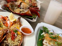 -东海岸人工湖美食村