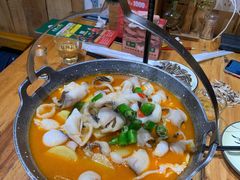 -老滇山寨•云南特色菜•地方菜•民族风情歌舞表演(金碧店)