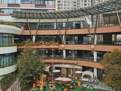 -瑞虹新天地月亮湾