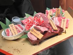 -铭牛烧肉·和牛海鲜自助(高新月牙湖店)