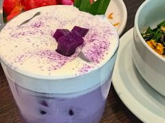-Chom Cafe and Restaurant
