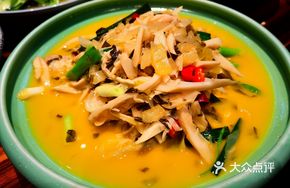 Sour Cabbage with Water Chestnuts and Bamboo Shoots