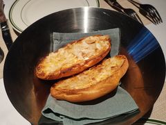 杏仁片餐前包-93Club·法餐厅